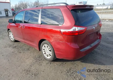 2016 Toyota Sienna Xle 8 Passenger z USA, uszkodzony, nr VIN 5TDYK3DC3GS692619